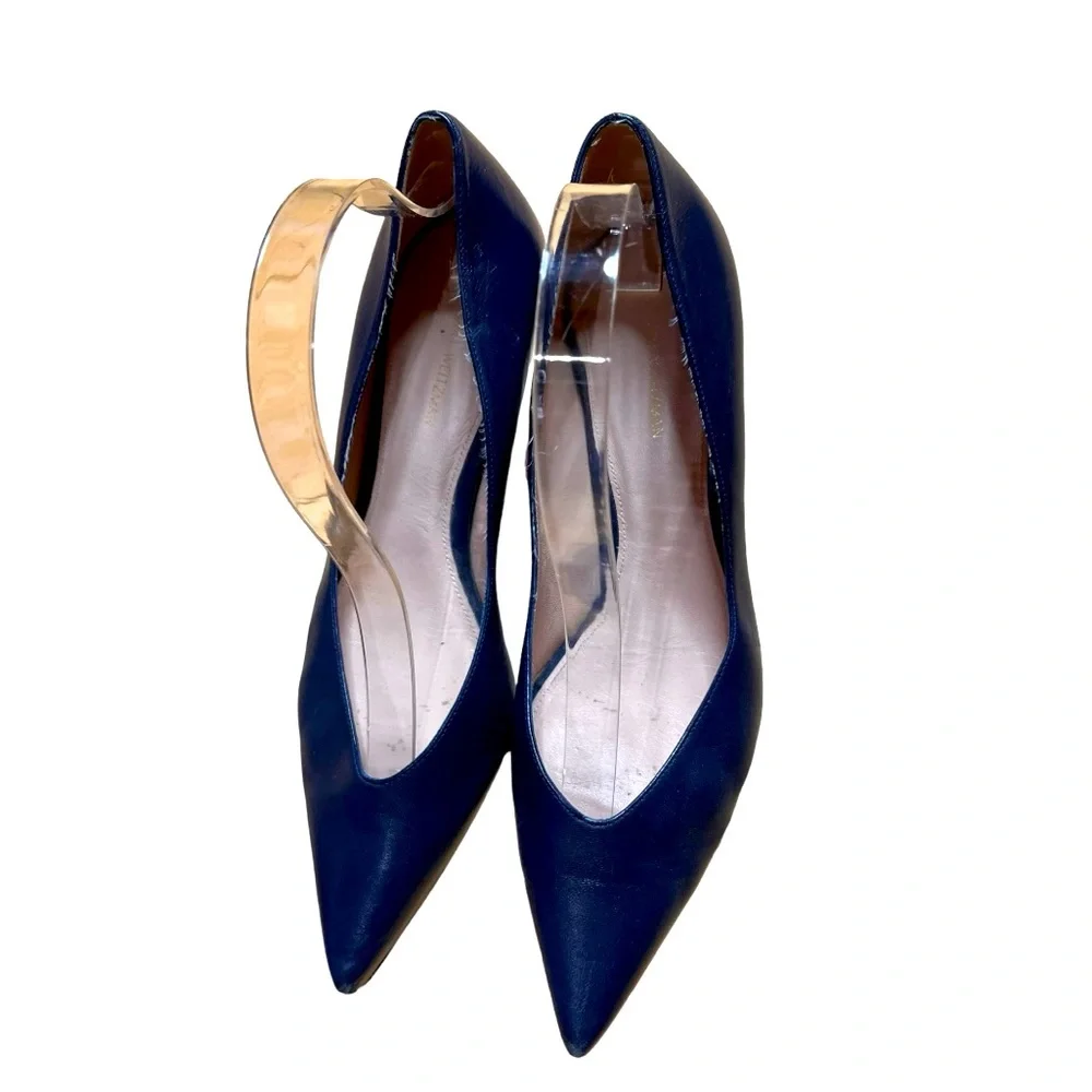 Stuart Weitzman, dark blue heels size 8 1/2